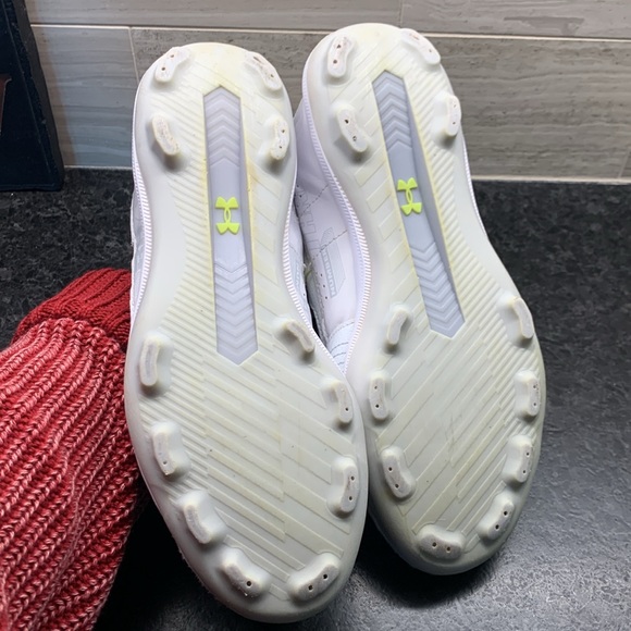Under Armour big kid size 4 1/2 Baseball cleats Brice Harper - Picture 5 of 5